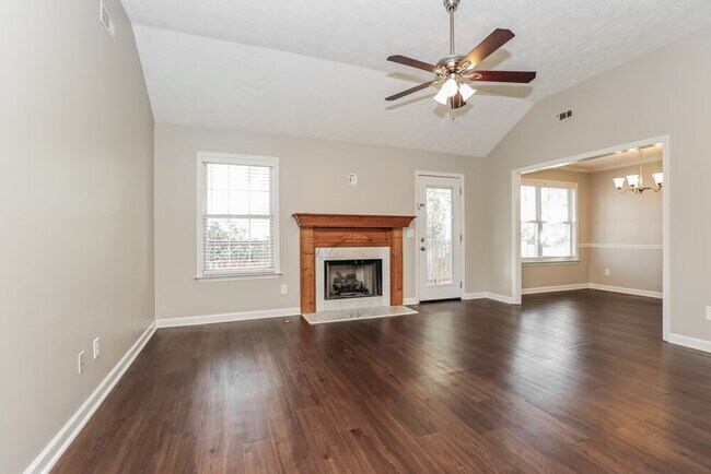 Building Photo - 825 Chaney Woods Dr