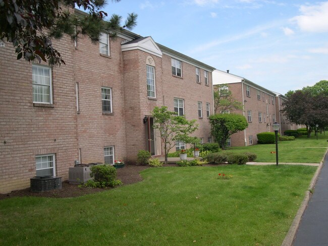 Foto del edificio - Mill Creek Village