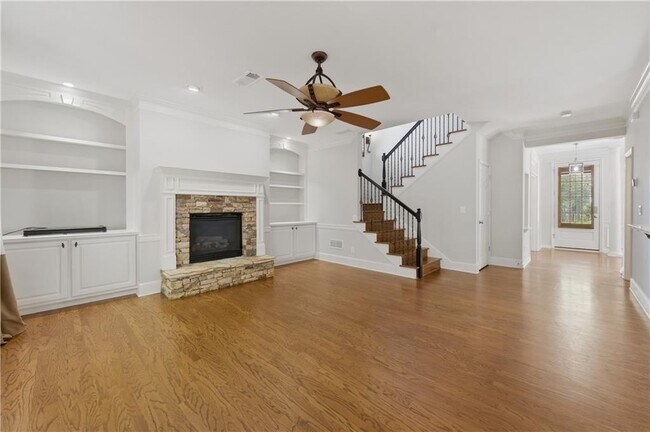 Foto del edificio - 6421 Crown Forest Ct