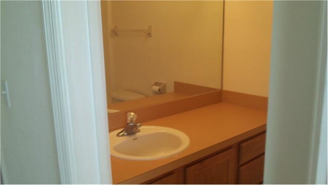 Building Photo - 1056 Park Central Cir