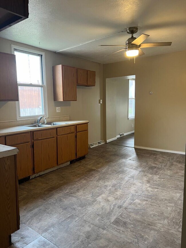 Foto del edificio - 2 br, 1 bath House - 234 s wayne st