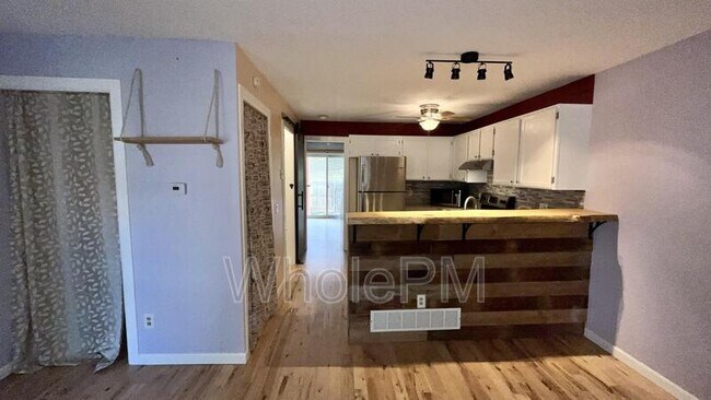 Foto del edificio - 3082 W 107th Pl
