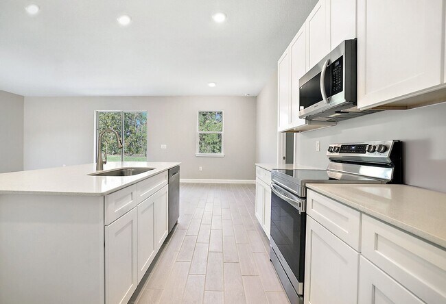 Foto del edificio - Brand New 4BR Home Near Marion Oaks Manor – Close to Shopping & More!
