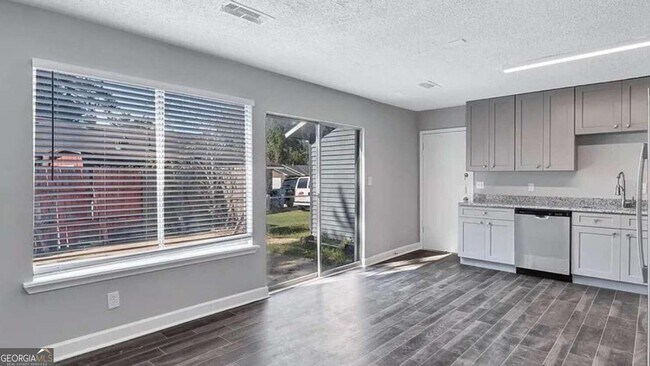 Foto del edificio - 3150 Cadiz Cir