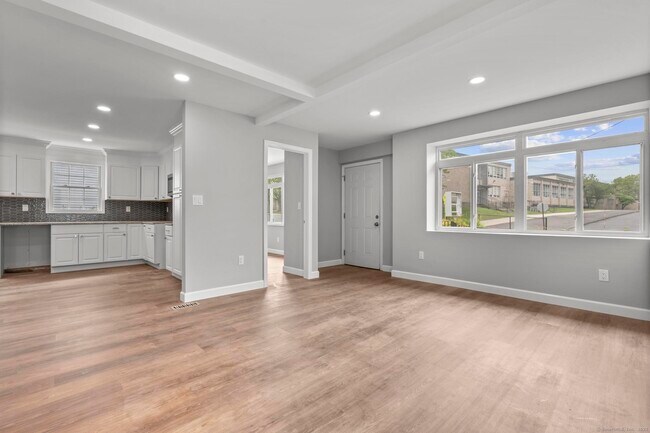 Foto del edificio - 389 Highland Ave