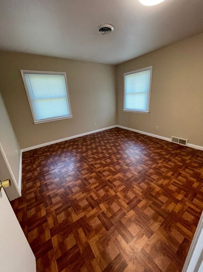 Foto del edificio - 2 Bedroom, 2 Bathroom House with Attached Garage