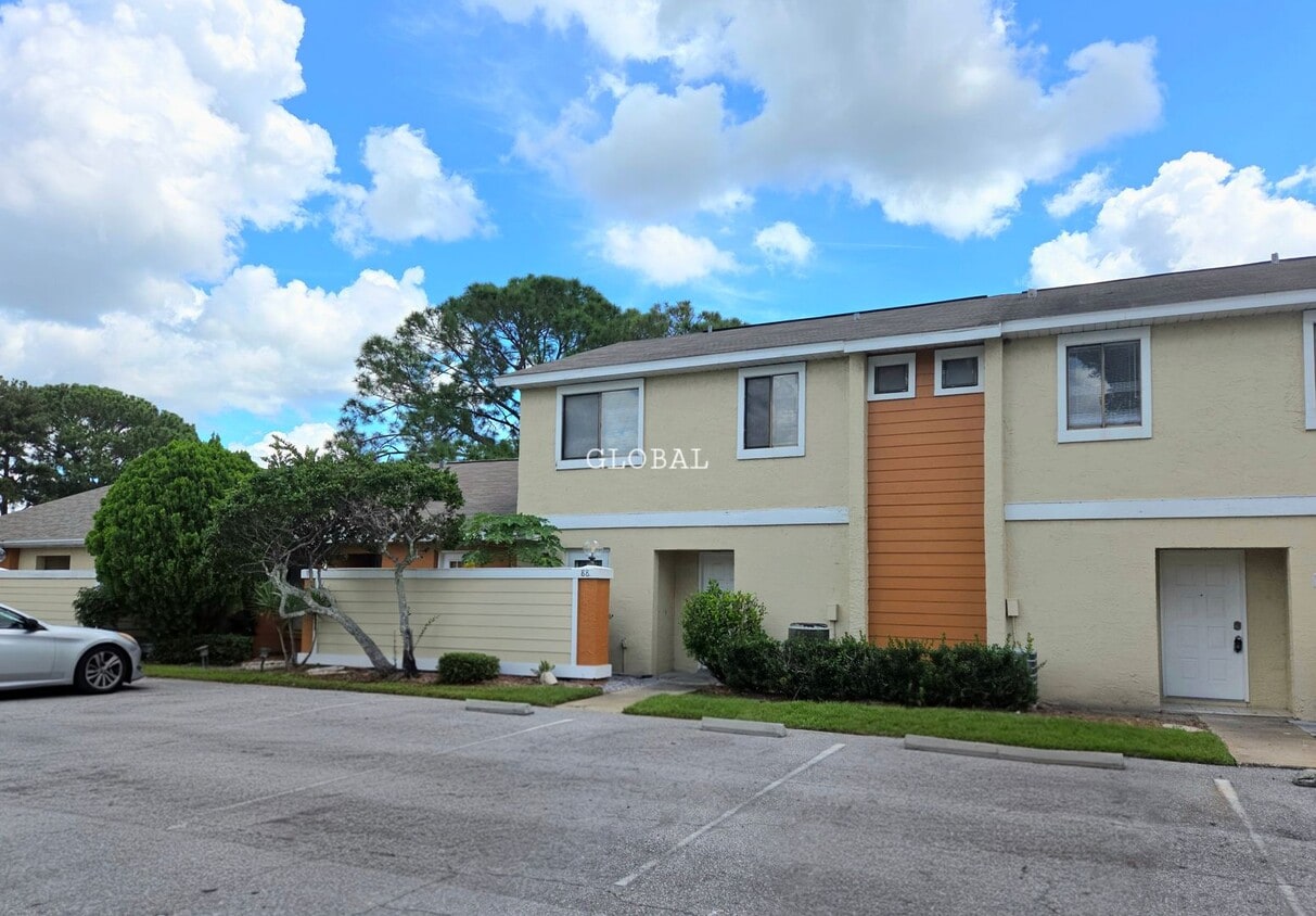 Primary Photo - Charming 3-Bed, 2-Bath Townhome within Silver Park Villas