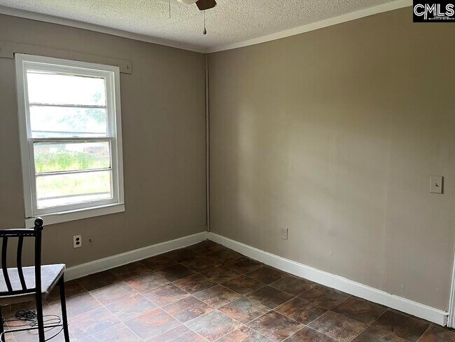 Building Photo - 33 Samson Cir