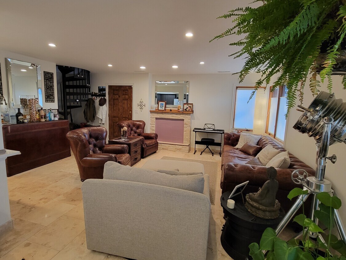 Living Room - 1042 Rockhurst Dr