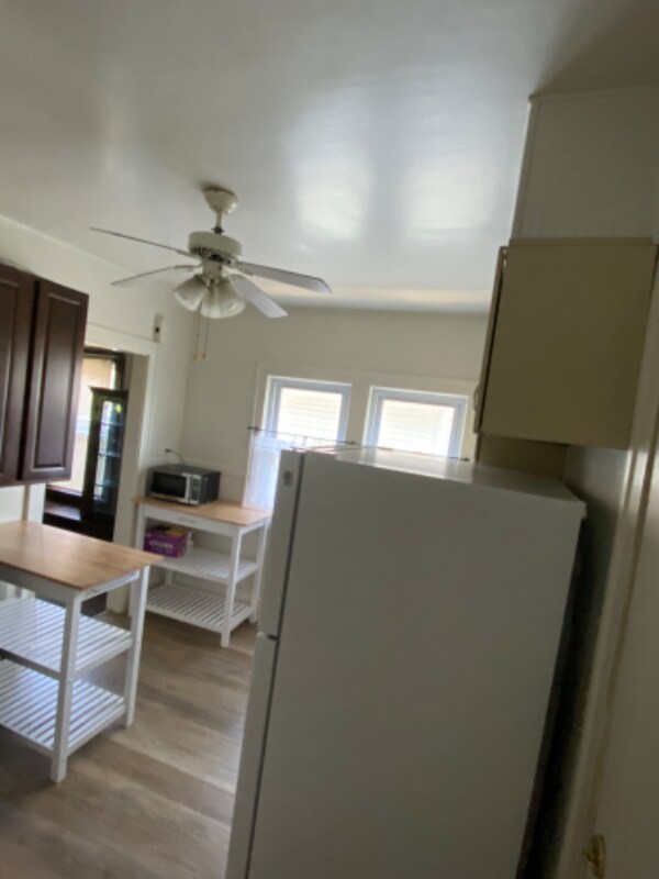 1524 Winton Ave, Lakewood, OH 44107 Room for Rent in Lakewood, OH