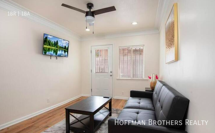 Primary Photo - 1161 W 38th St