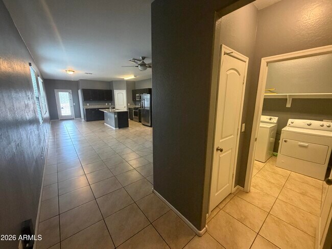 Foto del edificio - 29940 W Monterey Dr