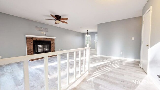 Foto del edificio - 107 Falling Creek Ct