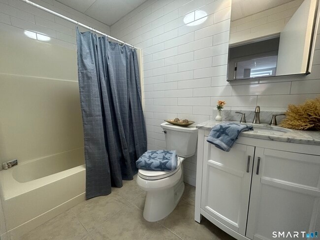 Building Photo - 156 Garfield Ave