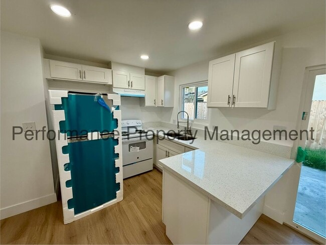 Building Photo - 3401 Squire Ln