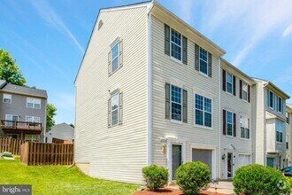 Building Photo - 15714 Lansdale Pl