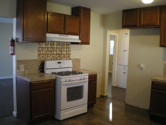 Foto del edificio - 41852 Acacia Ave.