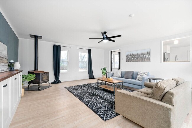 Foto del edificio - 803 Merritt Lewis Ln