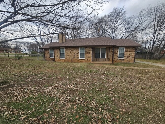 Photo - 101 Edgewood Dr House