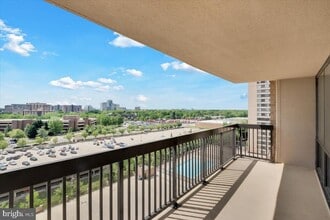 Building Photo - 3709 S George Mason Dr