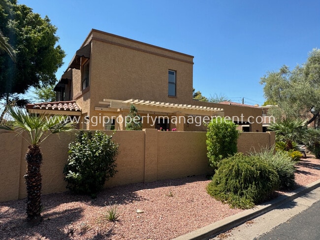 Foto del edificio - Modern Pointe Tapatio Community Townhome