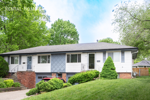 Foto principal - 2-bed 1-bath Raised Ranch duplex #8430