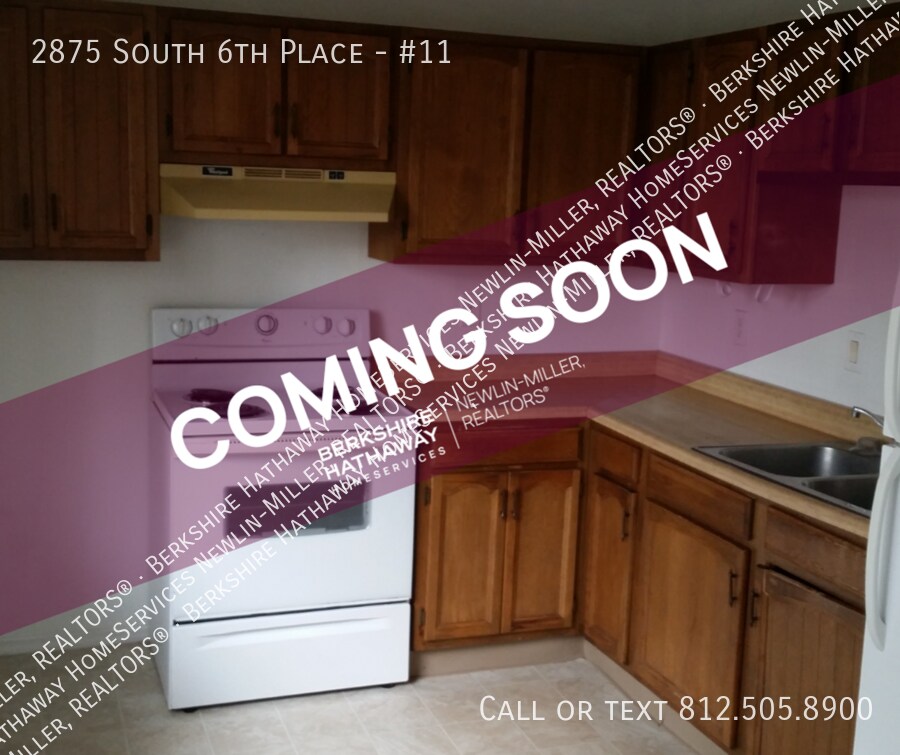 Primary Photo - 2 Bedroom Apartment Close to Mall