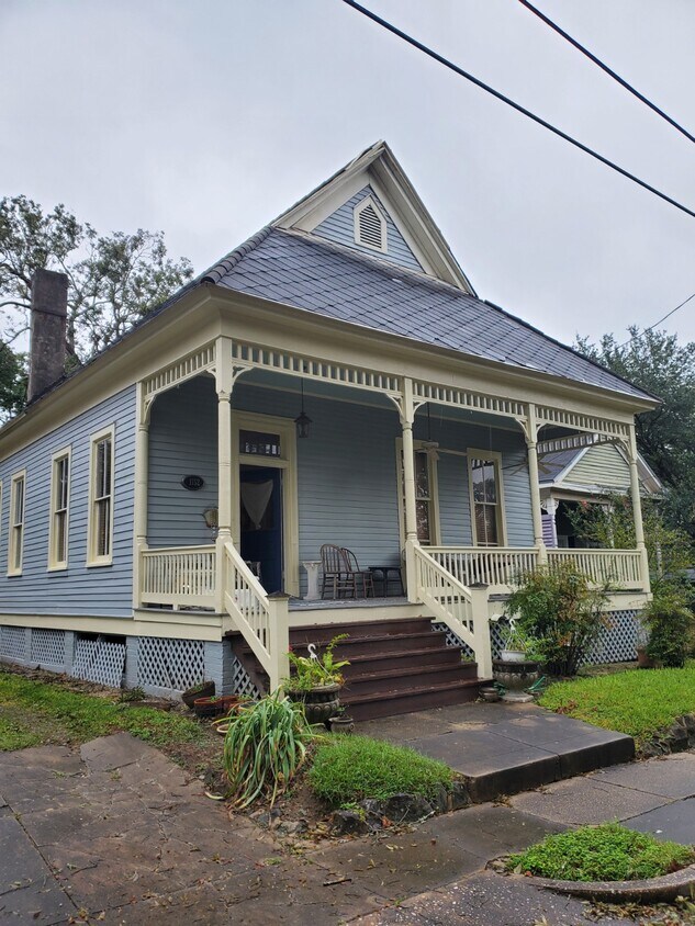 Primary Photo - 1152 New Saint Francis St