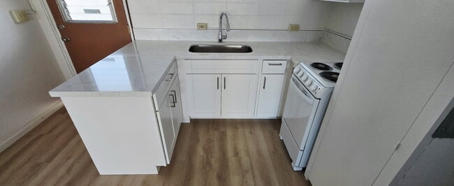 Foto del edificio - 909 University Ave