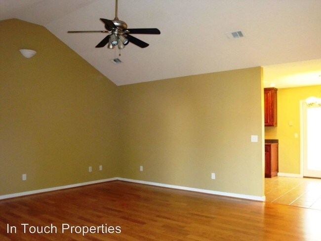 Foto del edificio - 4 br, 2 bath House - 38 Oak Street