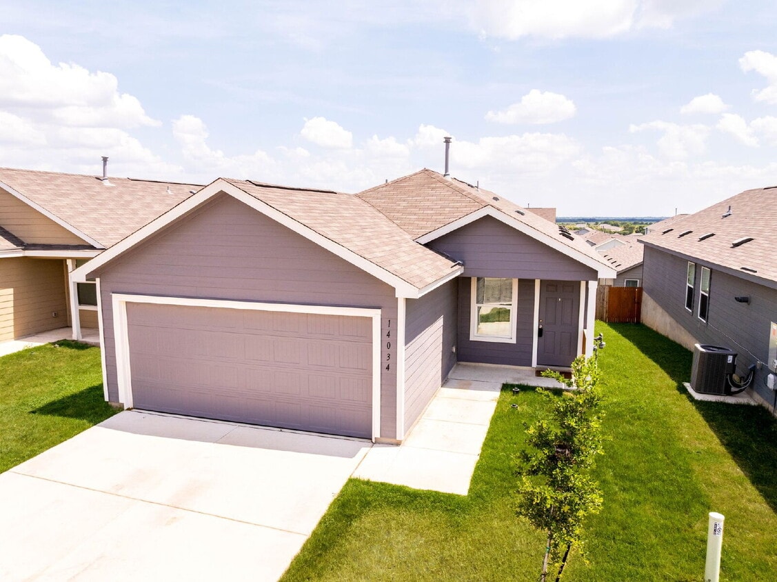 Primary Photo - Up to 1 Month of FREE RENT!!!