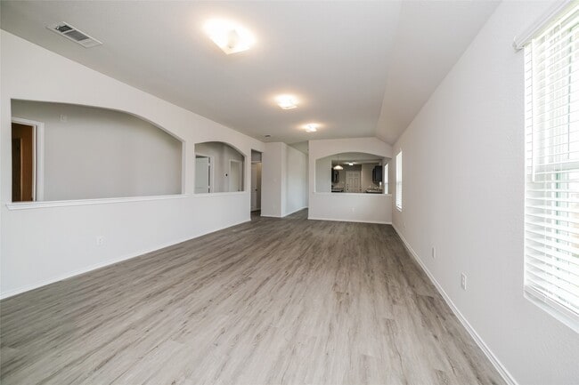 Building Photo - 219 Blue Crane St