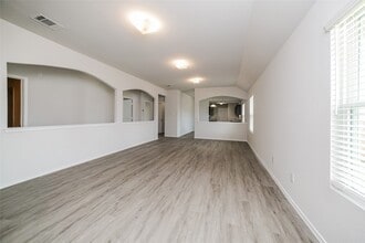 Building Photo - 416 Brushback Dr