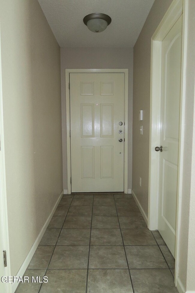 Building Photo - 3233 Bell Point Dr
