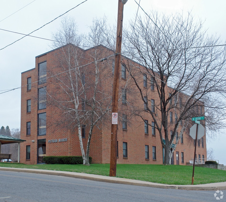 Building Photo - Putnam Manor