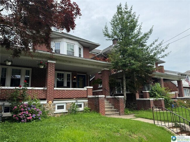 Building Photo - 1225 Delaware Ave