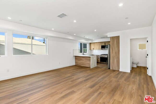 Foto del edificio - 1614 S Sycamore Ave