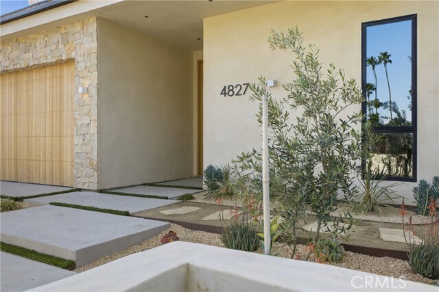 Building Photo - 4827 Stansbury Ave