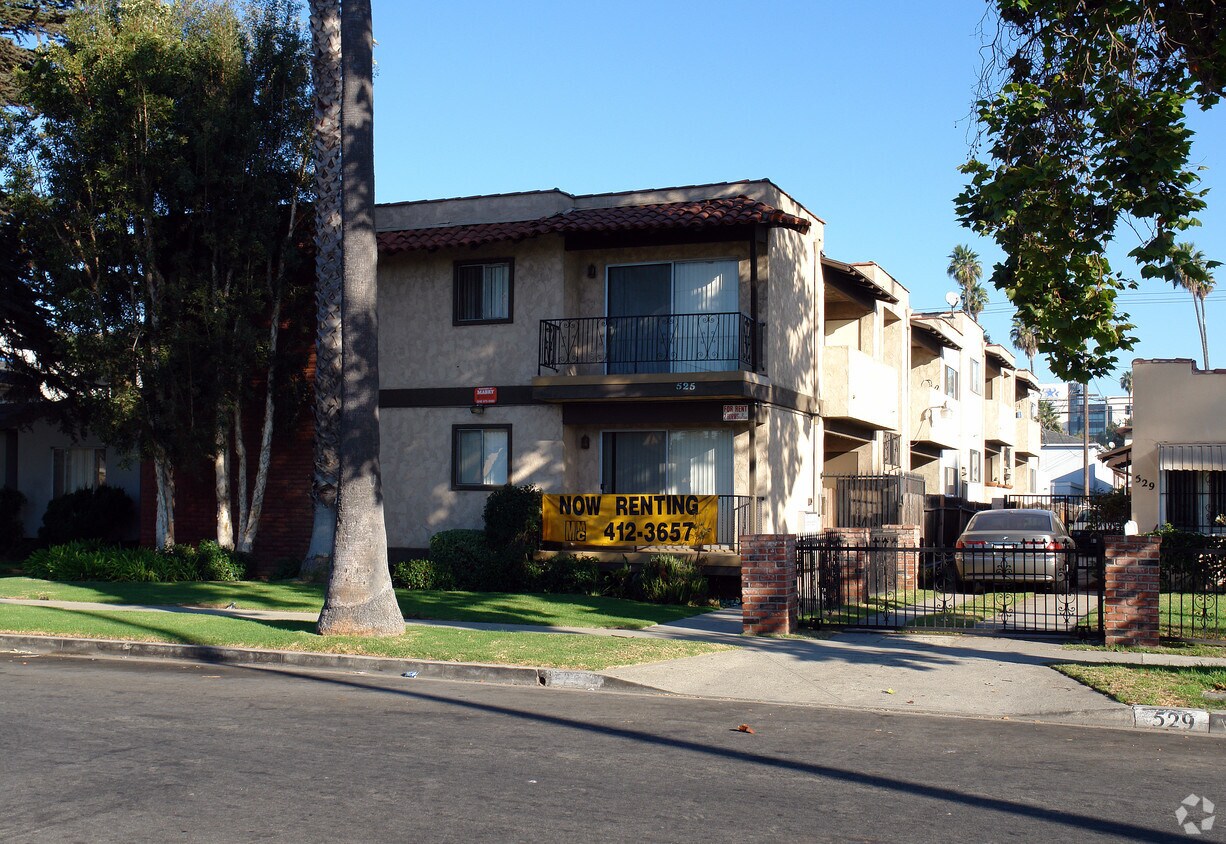 525 E 99th St Apartments Apartments in Inglewood, CA