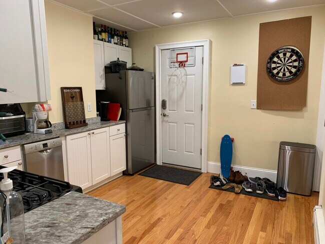 Building Photo - 126 Cross St