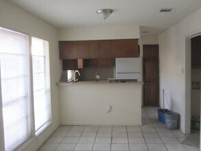 Building Photo - 10826 Sugar Hill Dr