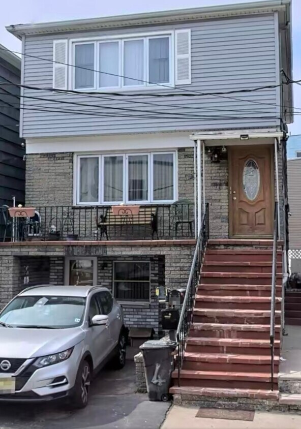 Primary Photo - 4 E 10th St