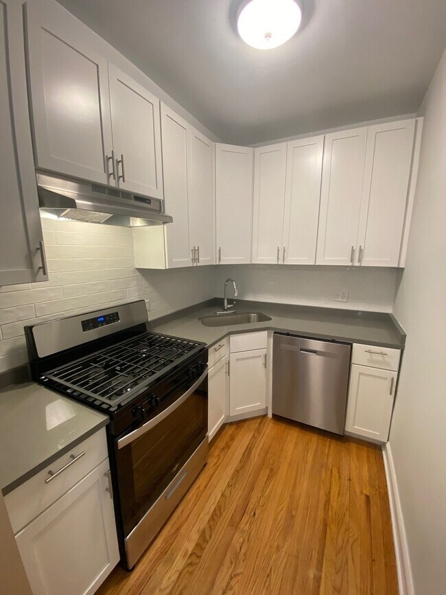 Foto del edificio - 1525 W Estes Ave