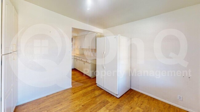 Foto del edificio - 6950 E Hawthorne St