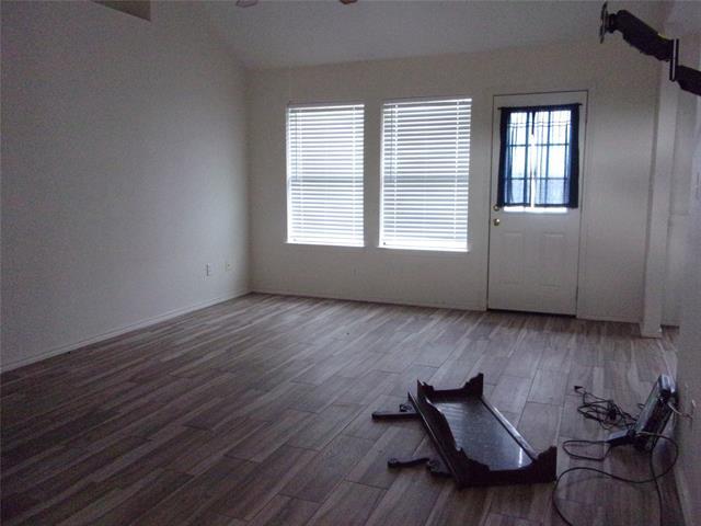Building Photo - 1511 Spanish Oak Dr