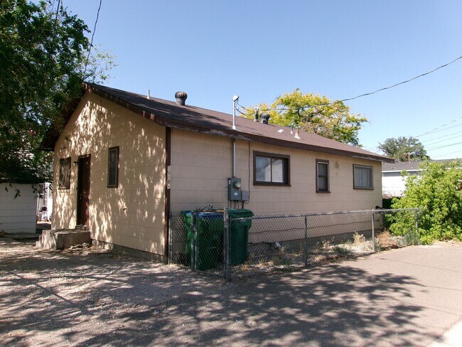 Foto del edificio - Newly Remodeled 2 Bedroom 1 Bath Home in S...