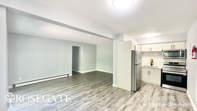 Building Photo - Spacious 2-Bedroom, 1-Bath Apartment in Lo...