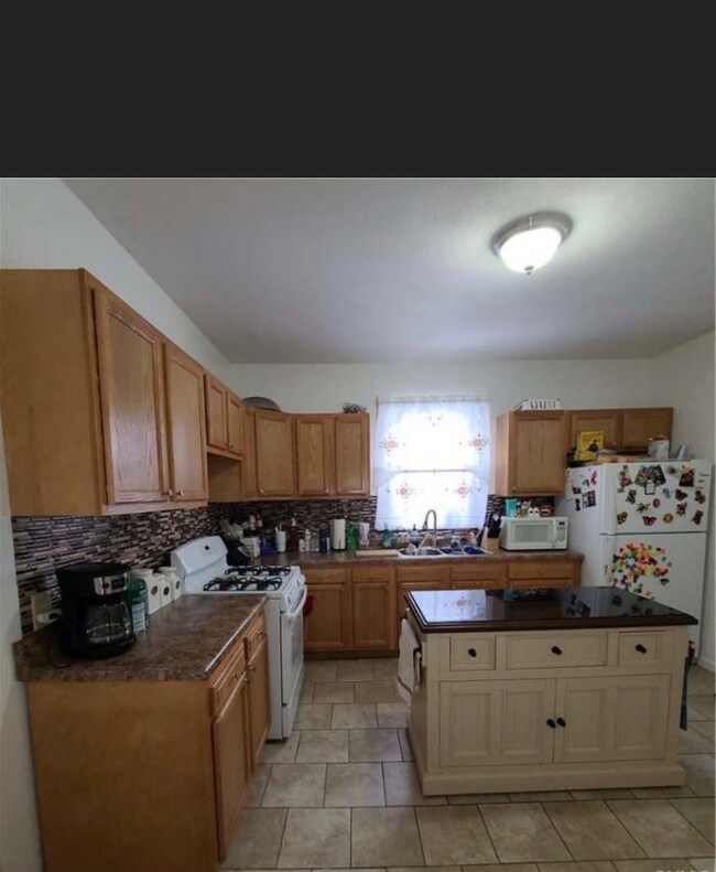 Foto del edificio - 229 Holland St