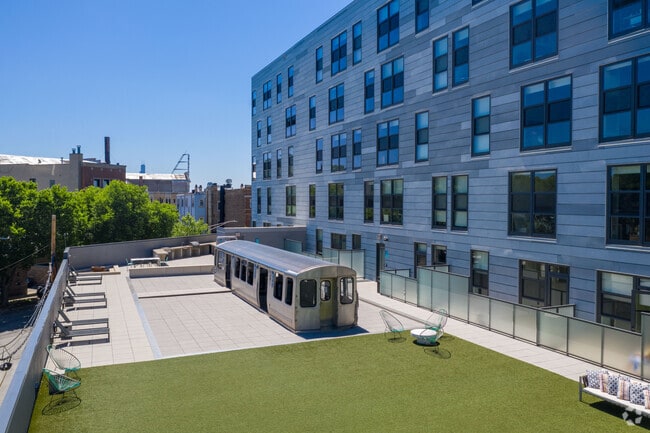 Rooftop Deck - L Logan Square Apartments
