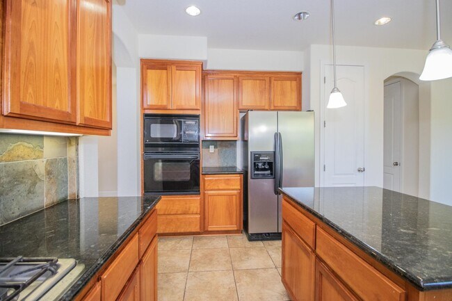 Foto del edificio - 4 Bedroom 3 Bathroom House | AMSI | Alexandr Metlinski